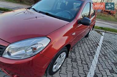 Хэтчбек Dacia Sandero 2012 в Винниках