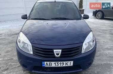 Хэтчбек Dacia Sandero 2008 в Хмельнике