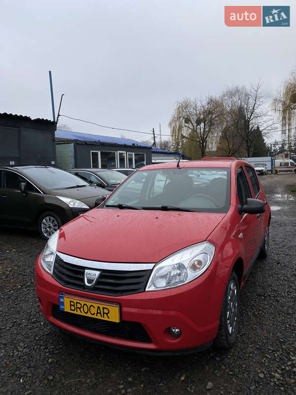 Хэтчбек Dacia Sandero 2009 в Луцке