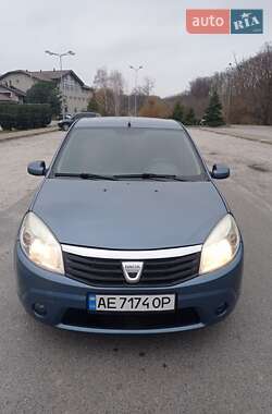 Хетчбек Dacia Sandero 2008 в Дніпрі