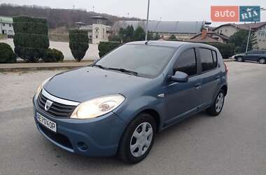 Хетчбек Dacia Sandero 2008 в Дніпрі