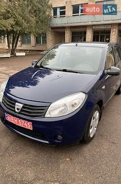 Хетчбек Dacia Sandero 2010 в Ніжині