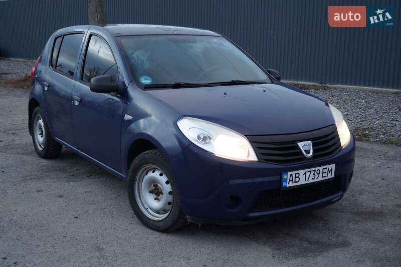 Хэтчбек Dacia Sandero 2009 в Виннице