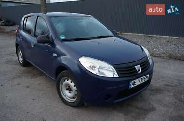 Хэтчбек Dacia Sandero 2009 в Виннице