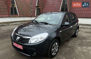 Хетчбек Dacia Sandero 2009 в Луцьку