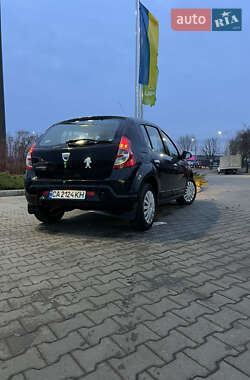 Хэтчбек Dacia Sandero 2009 в Черкассах