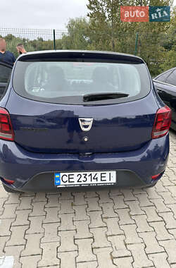 Хэтчбек Dacia Sandero 2017 в Черновцах