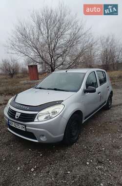 Хетчбек Dacia Sandero 2010 в Запоріжжі