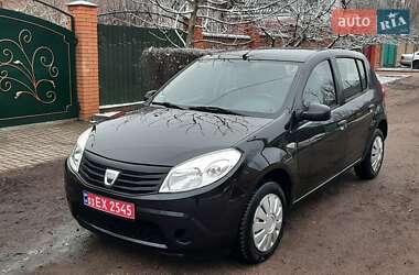 Хетчбек Dacia Sandero 2009 в Чернігові