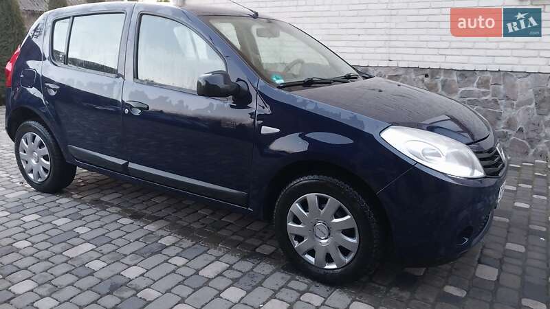 Хэтчбек Dacia Sandero 2011 в Ходорове