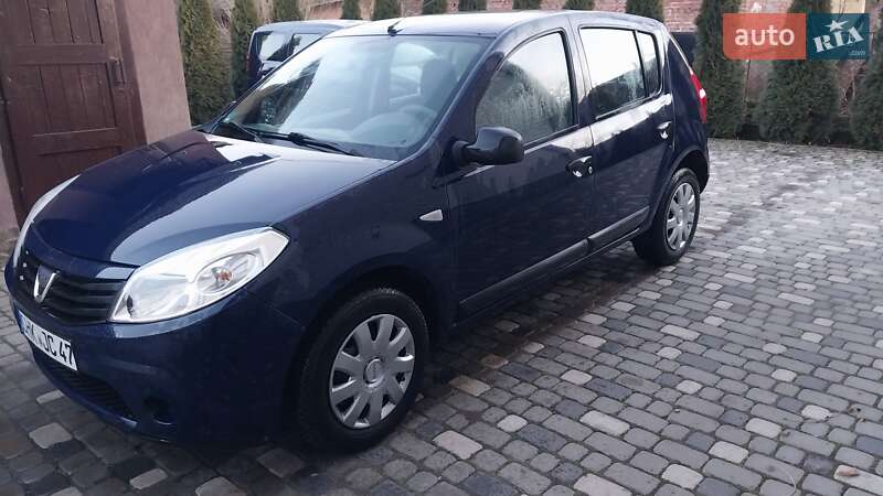 Хэтчбек Dacia Sandero 2011 в Ходорове