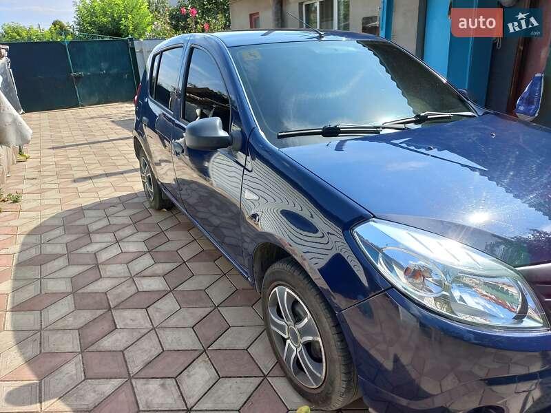 Хетчбек Dacia Sandero 2012 в Павлограді