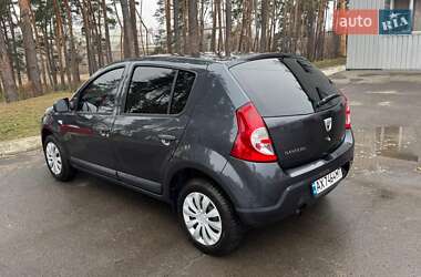 Хэтчбек Dacia Sandero 2010 в Харькове