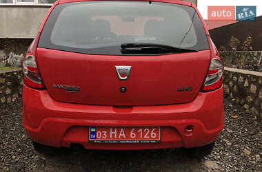 Хетчбек Dacia Sandero 2009 в Тернополі