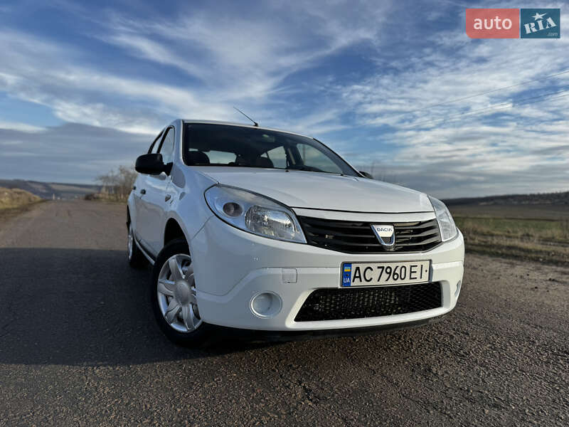 Хетчбек Dacia Sandero 2011 в Захарівці