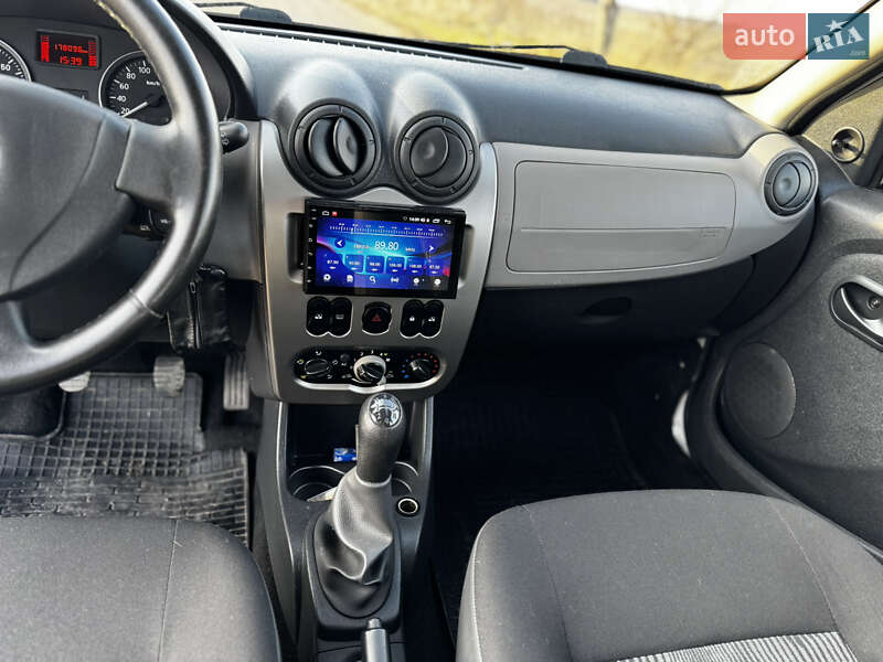 Хетчбек Dacia Sandero 2011 в Захарівці