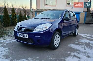 Хэтчбек Dacia Sandero 2009 в Калиновке