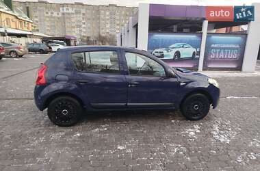 Хетчбек Dacia Sandero 2009 в Рівному