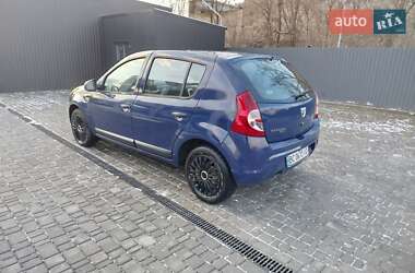 Хетчбек Dacia Sandero 2009 в Рівному