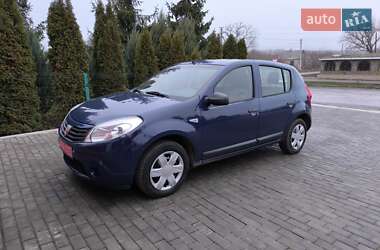 Хетчбек Dacia Sandero 2009 в Добропіллі