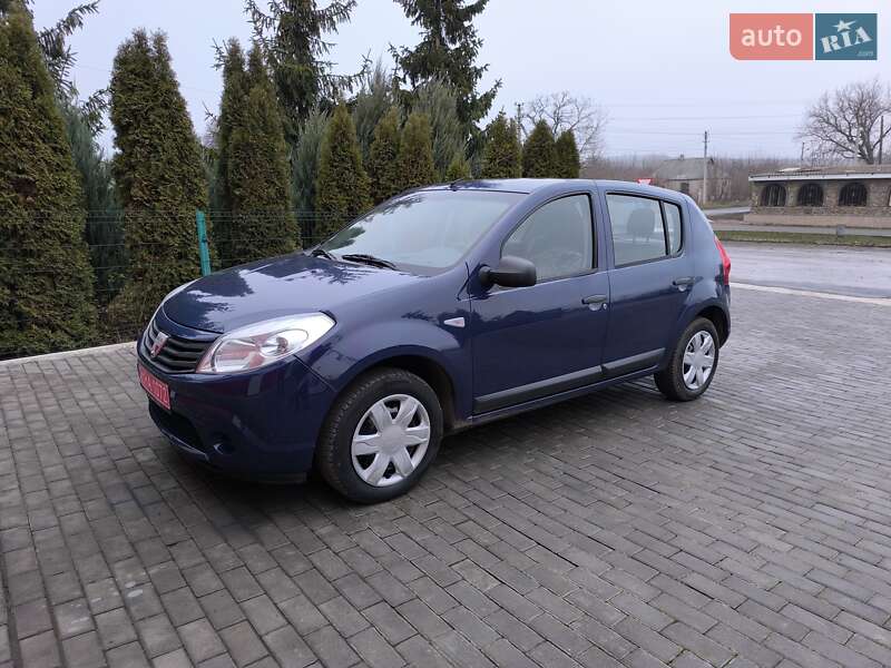 Хетчбек Dacia Sandero 2009 в Добропіллі