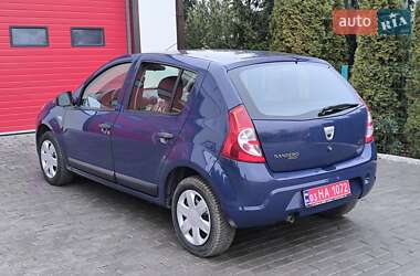 Хетчбек Dacia Sandero 2009 в Добропіллі