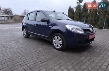 Хетчбек Dacia Sandero 2009 в Добропіллі