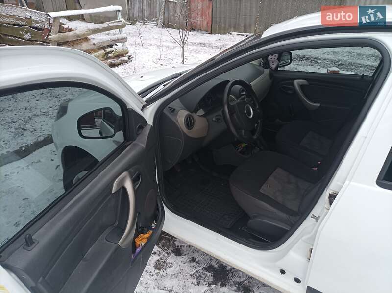 Хетчбек Dacia Sandero 2008 в Липовій Долині