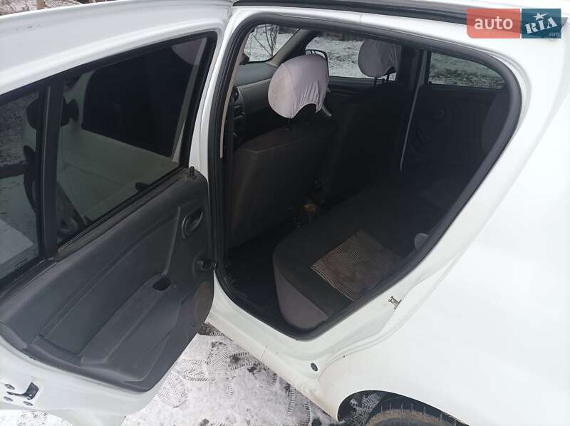 Хетчбек Dacia Sandero 2008 в Липовій Долині