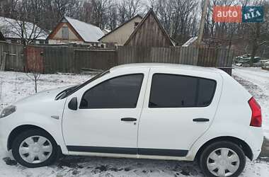 Хэтчбек Dacia Sandero 2008 в Липовой Долине