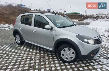 Хетчбек Dacia Sandero 2010 в Хмельницькому