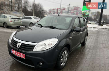 Хэтчбек Dacia Sandero 2009 в Луцке