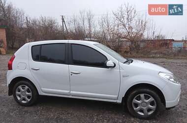 Хетчбек Dacia Sandero 2009 в Сумах