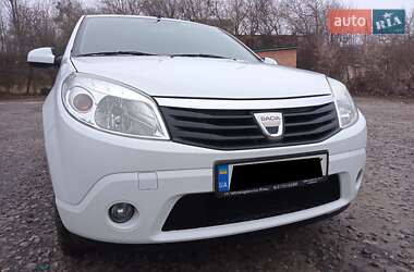 Хетчбек Dacia Sandero 2009 в Сумах