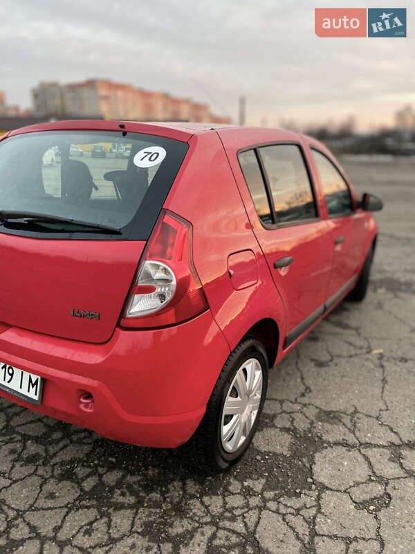 Хетчбек Dacia Sandero 2009 в Рівному