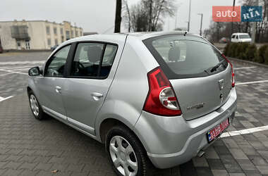 Хетчбек Dacia Sandero 2008 в Вінниці