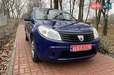 Хэтчбек Dacia Sandero 2009 в Хороле