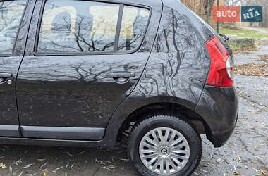 Хэтчбек Dacia Sandero 2009 в Умани