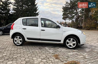 Хетчбек Dacia Sandero 2010 в Рожище