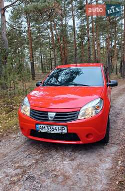 Хетчбек Dacia Sandero 2009 в Житомирі