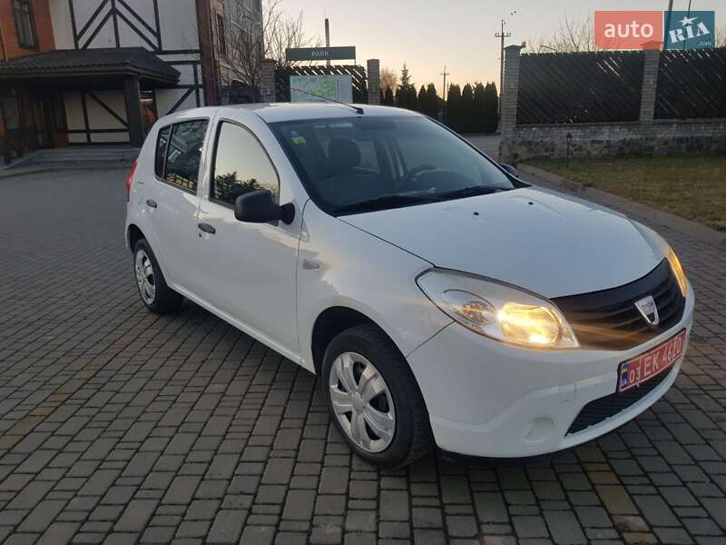 Хетчбек Dacia Sandero 2009 в Луцьку