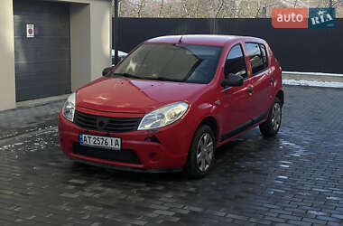 Хэтчбек Dacia Sandero 2012 в Коломые