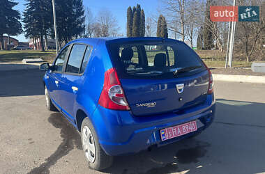 Хэтчбек Dacia Sandero 2008 в Дубно