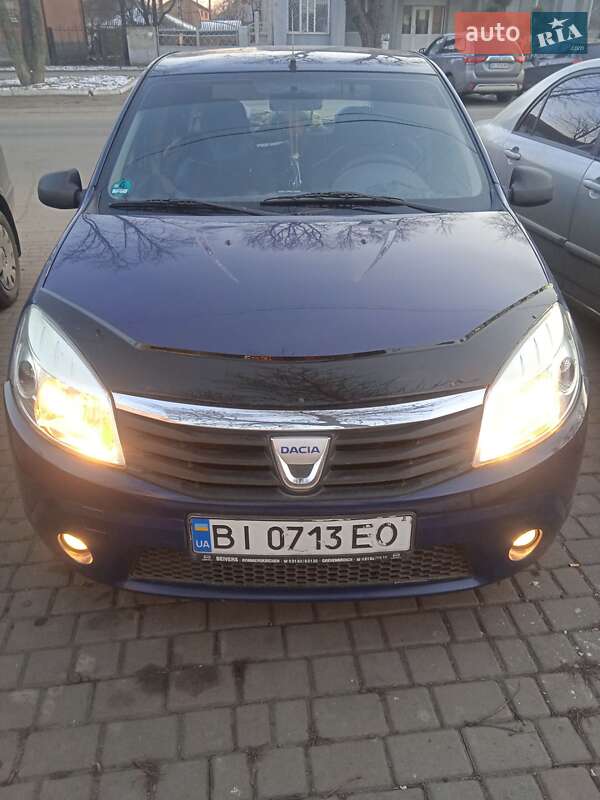 Хэтчбек Dacia Sandero 2009 в 