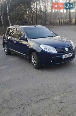 Хэтчбек Dacia Sandero 2010 в Ахтырке