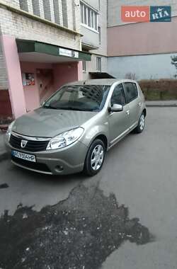 Хэтчбек Dacia Sandero 2008 в Луцке