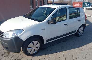 Хетчбек Dacia Sandero 2011 в Бродах