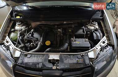 Хэтчбек Dacia Sandero 2014 в 