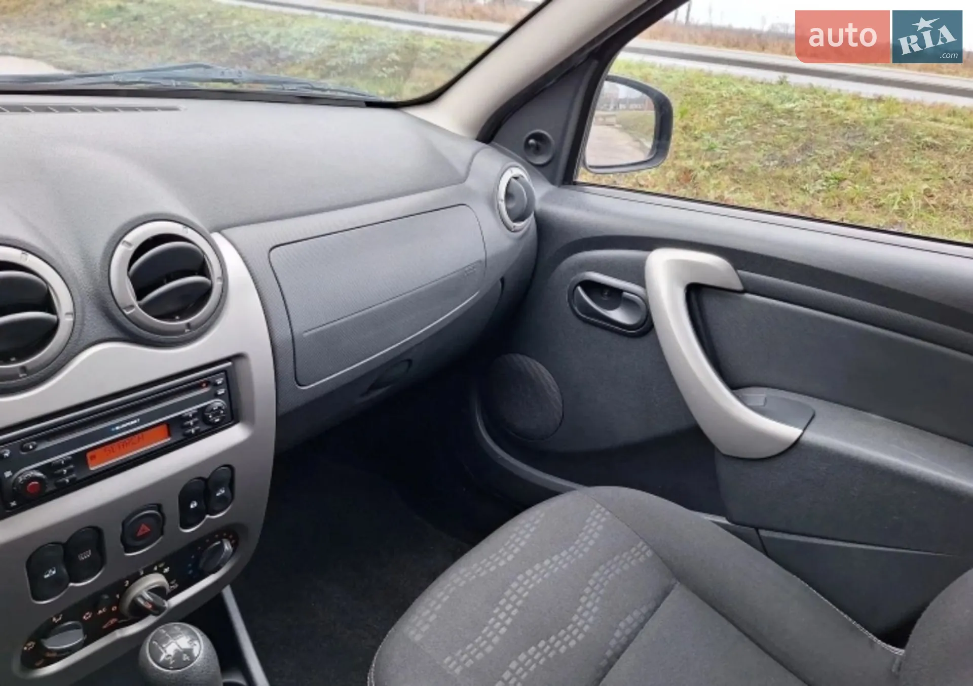 2010 Dacia Sandero - мініатюра 21