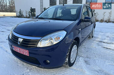 Хэтчбек Dacia Sandero 2009 в Луцке